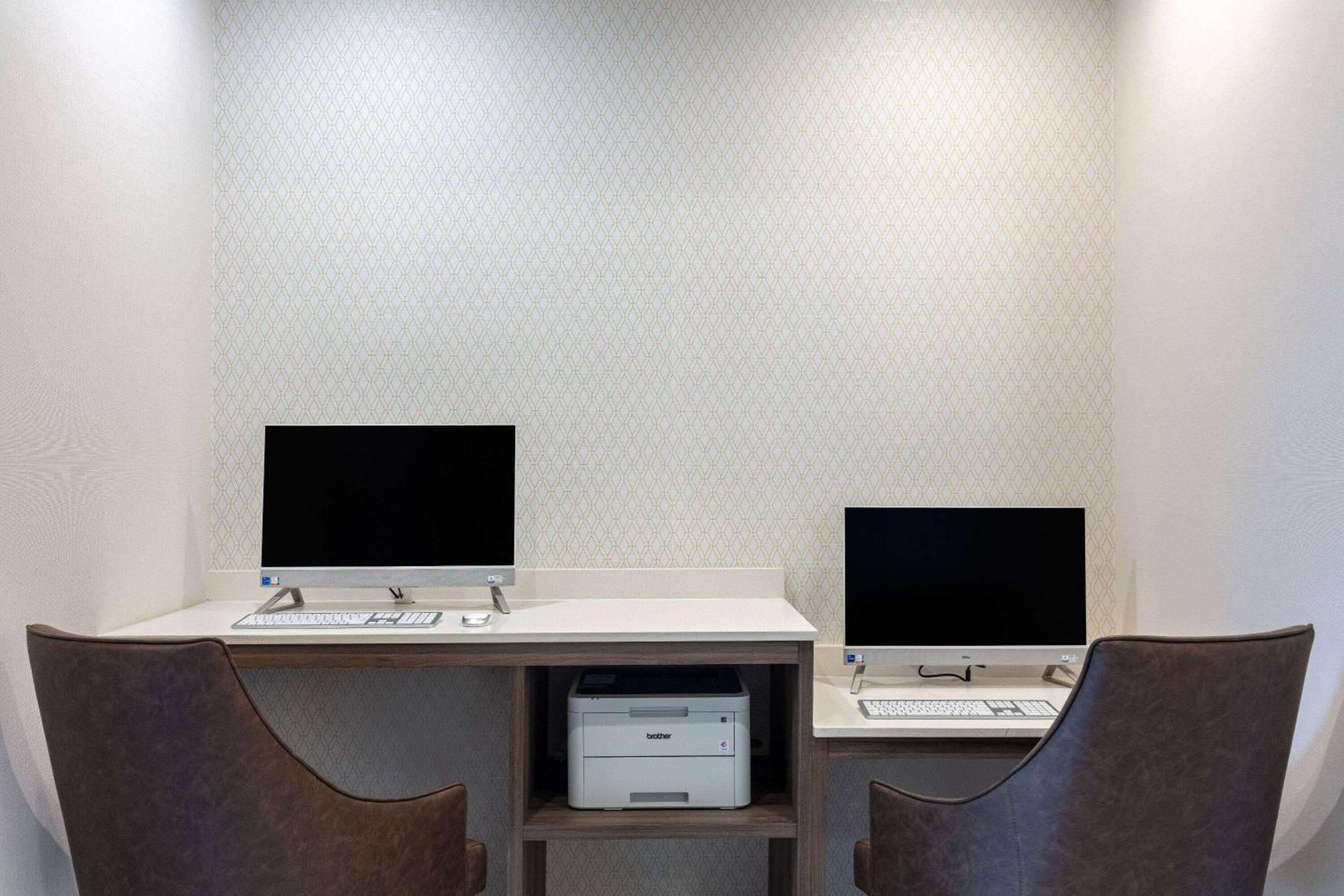 La Quinta Inn & Suites By Wyndham Centralia Dış mekan fotoğraf